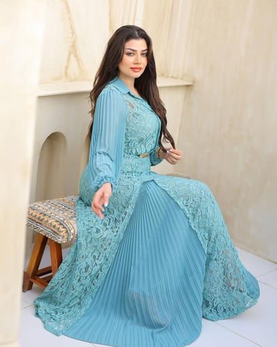 فستان نسائي دانتيل طويل بأكمام شيفون وتصميم فاخر