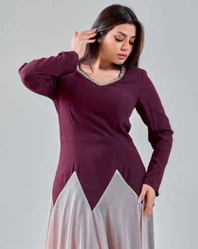 فستان كريب طويل مزين بالكريستال