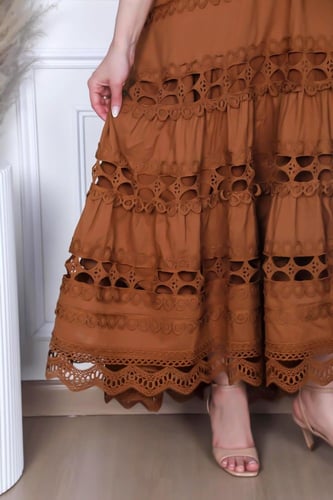 فستان طويل لون بني بفكرة غجرية جوبير