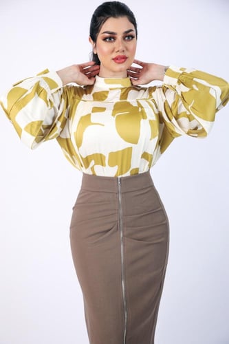 بلوزة ساتان مشجر