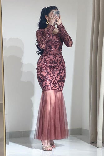 فستان سهرة طويل مزين بشك وترتر يدوي لون طوبي باكما...