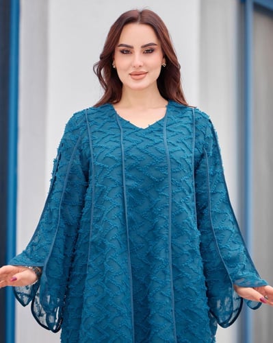 جلابية رمضان أنيقة بقصة انسيابية وأكمام واسعة بتصم...