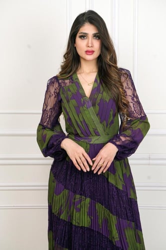 فستان ناعم شيفون مموج مع دانتيل