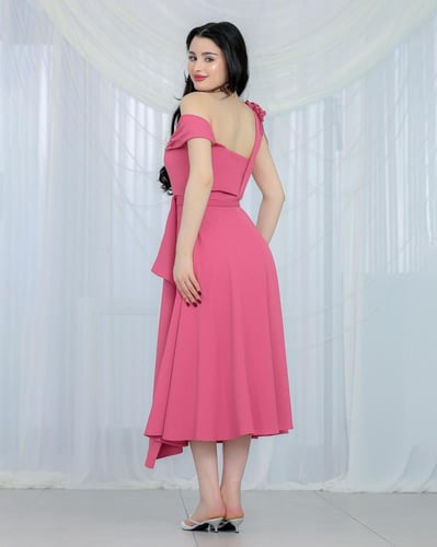 فستان بناتي كريب بكتف واحد مزين بإكسسوار أنيق