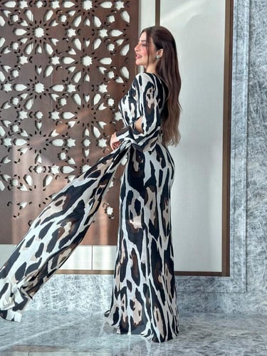 فستان سهرة تايجر اكسسوار بالخصر لون ابيض مع اسود