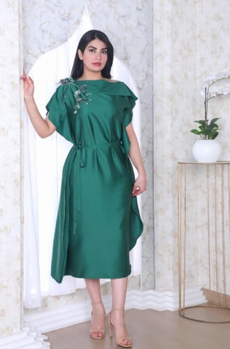 فستان قصير قماش طايح اكمام مفتوحة على الكتف هدب تش...