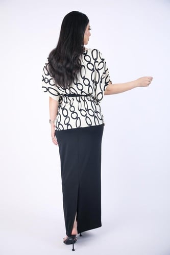 تنورة استرتش طويلة رصاصي مع حزام مربوط