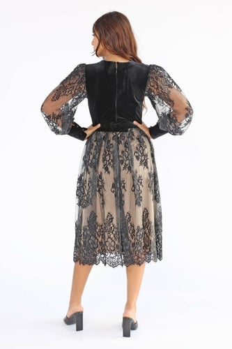 فستان ميدي أسود تول مع مخمل بأكمام بف طويلة وياقة...