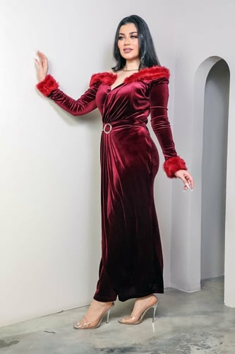 فستان طويل مخمل اوف شولدر بنمط لف