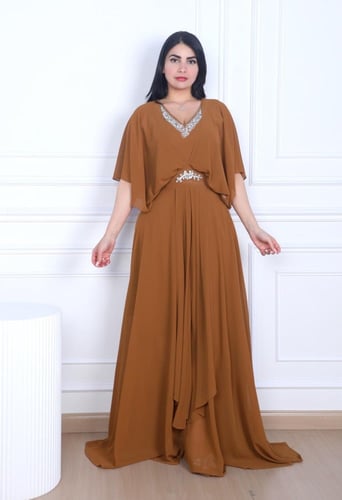 فستان شيفون سهره لون بني مزين بشك واكسسوار