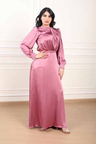 فستان زهري ناعم بفتحة رقبة على شكل فيونكة