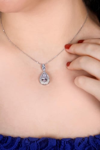 طقم زركون ناعم بتصميم عصري مميز قطعتين