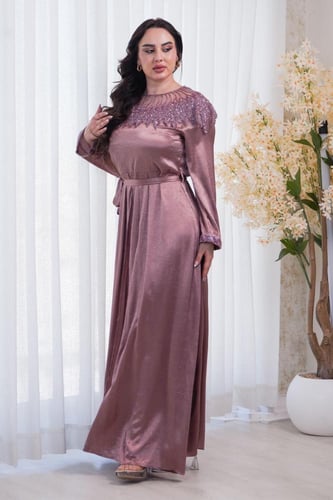 جلابية سهرة لون زهري ستان حرير مكسر اكمام طويلة