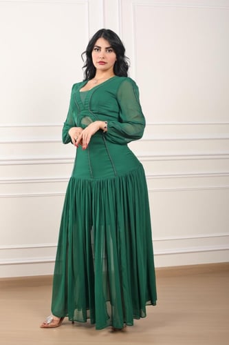 فستان سهرة شيفون حرير مع خطوط كرستال وكسرات من الأ...