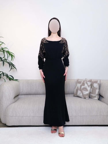 فستان سهرة قماش لمعه ستريتش مزين بترتر بالاكتاف