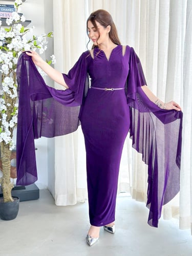 فستان سهرة موف بأكمام طويلة وواسعة بتصميم ملكي