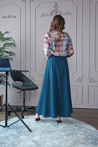 بلوزة كاروهات اكمام طويله قماش شيفون على اسكارف في...