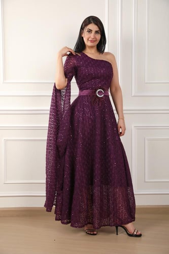 فستان سهره طويل بكم واحد بتطريز ترتر الفستان وعلى...