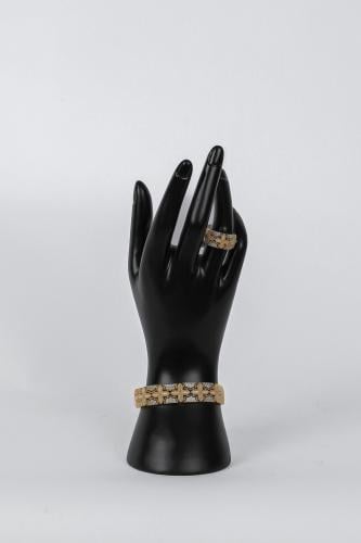 سواره مع خاتم زركون لون ذهبي