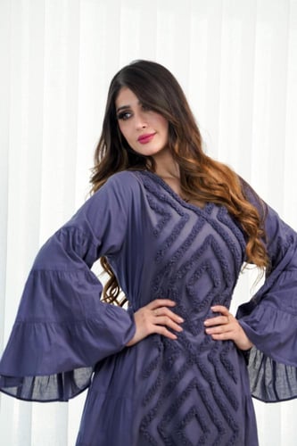 جلابية كويتية لون رمادي مزين بورد ثلاثي الابعاد