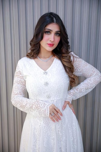 فستان سهرة ناعم دانتيل لون ابيض