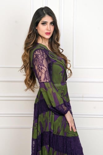 فستان ناعم شيفون مموج مع دانتيل