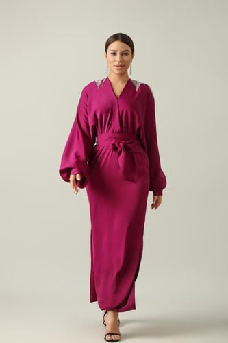 فستان طويل حرير ستان على الاكتاف مزينة بكرستال