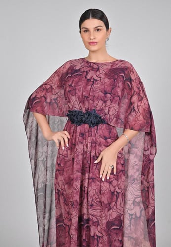 جلابية مشجرة مع واشح مزينة باكسسوار بالخصر