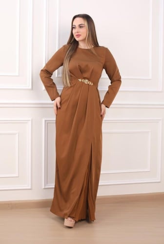 فستان سهرة طويل اكمام طويلة قماش كريب استرتش وفتحة...