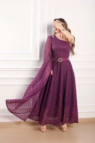 فستان سهره طويل بكم واحد بتطريز ترتر الفستان وعلى...