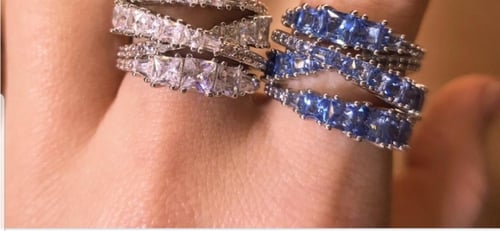 خاتم زركون أزرق بتصميم رائع وفخم يأتي مع علبة فاخر...