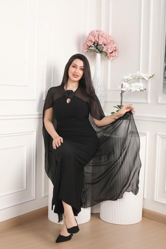 فستان اسود قطعه مميزة بتصميم انيق كلاسيكي سمبل على...