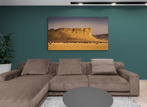 ️ لوحة جبال طويق بأشعة الشمس – لوحات طبيعة بالهوية...