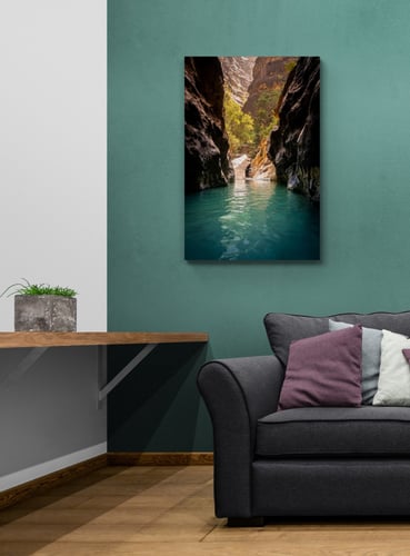 لوحة وادي لجب – جازان | مرآة الفيروز بين جدران الز...