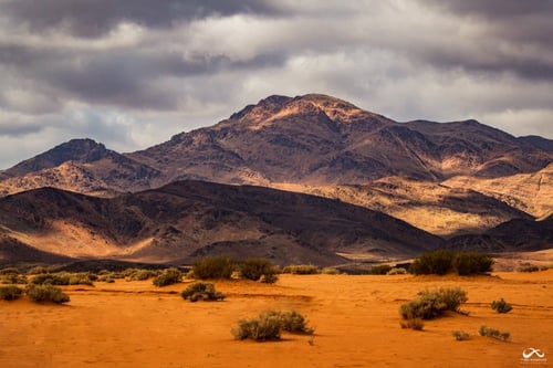 لوحة جبال نيوم والرمال - لوحات طبيعة مميزة