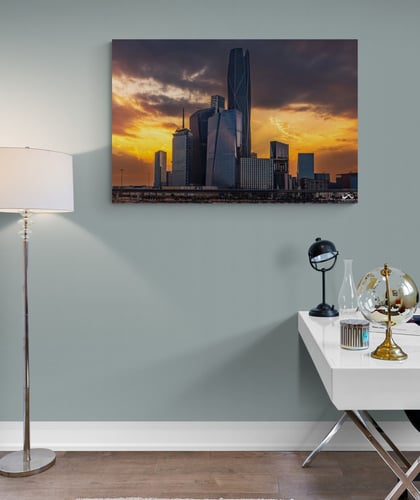 لوحة الغروب الناري مع المركز المالي – الرياض