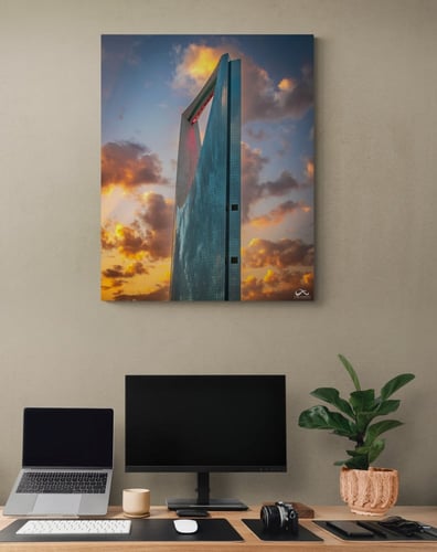 لوحة برج المملكة في الساعة الذهبية