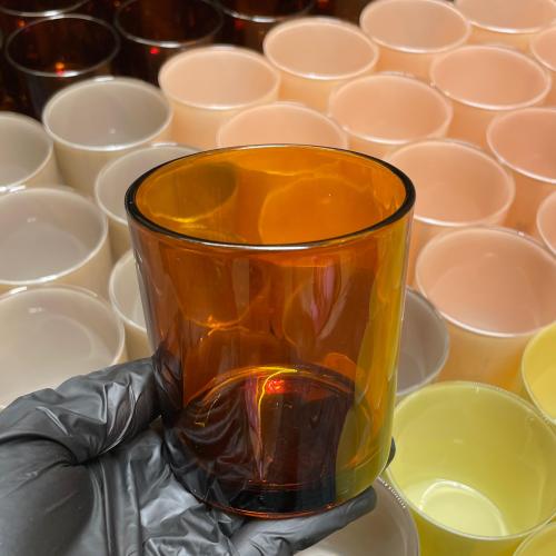 علبة زجاج للشمع مع غطاء