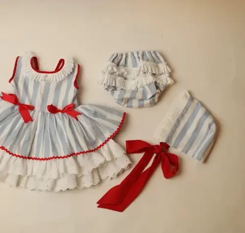 فستان دلال الصغيرة