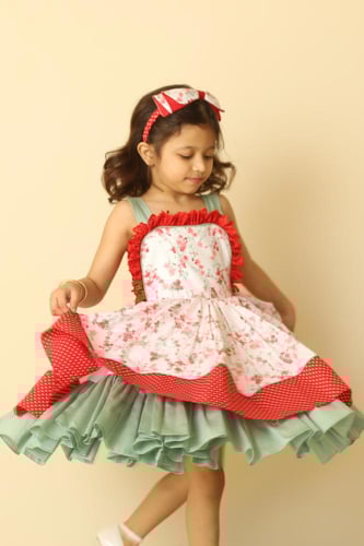 فستان الفروالة