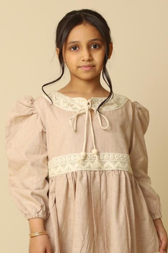 زي رمضاني مزين بكافة مطرزه