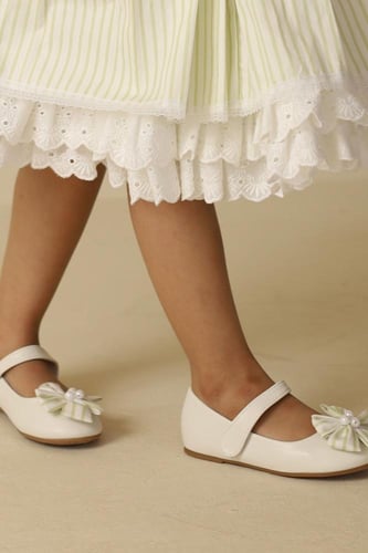 حذاء فستان الياسمين