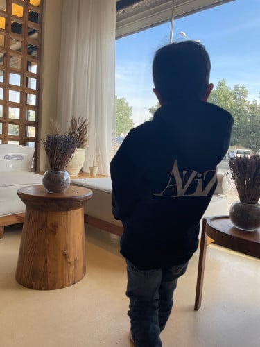 هودي شتوي بطباعة من الخلف