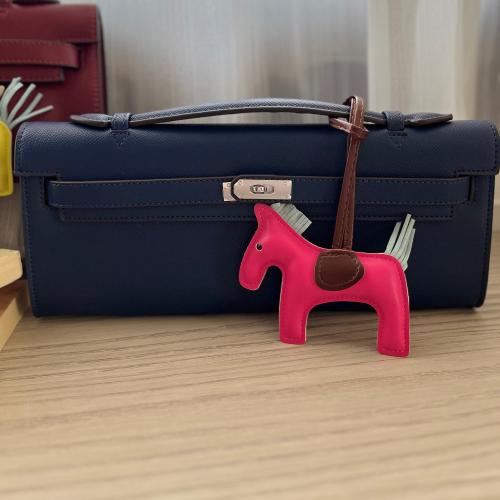 Kelly Cut clutch Dark blue || كايلي كت كلوتش الكحل...