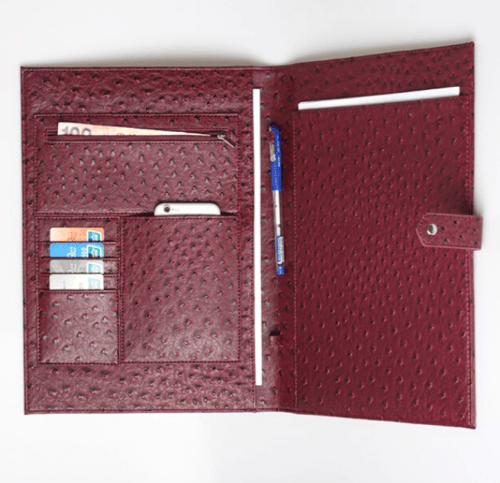 ملف جلد بلون عنابي من جلد النعام