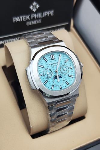 ساعة باتك فيليب نوتيلوس اتماتيك مكشوف