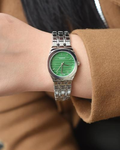 ساعات نسائية قوتشي لون فضي مينى اخضر