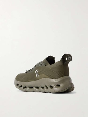 سنيكرز لويفي