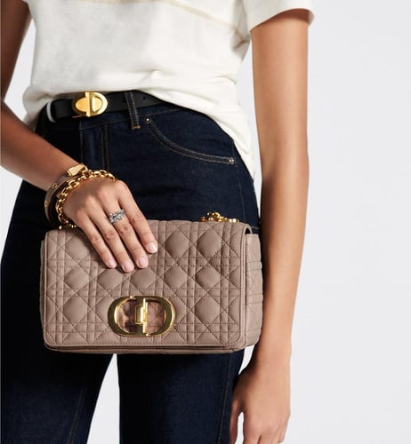 شنطه ديور كارو متوسطة الحجم