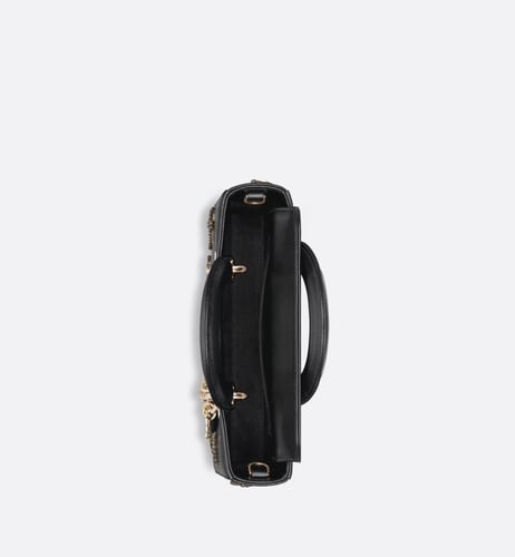 شنطه صغيره من دي جوي من ديور